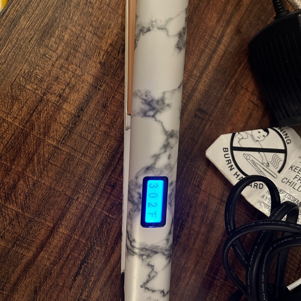 Chi original digital ceramic hairstyling iron, 1” modern marble Limited Edition - Picture 2 of 4